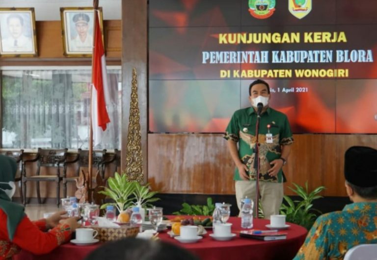 Bupati H. Arief Rohman, S.IP, M.Si dengan Wakil Bupati Tri Yuli Setyowati ST, MM,