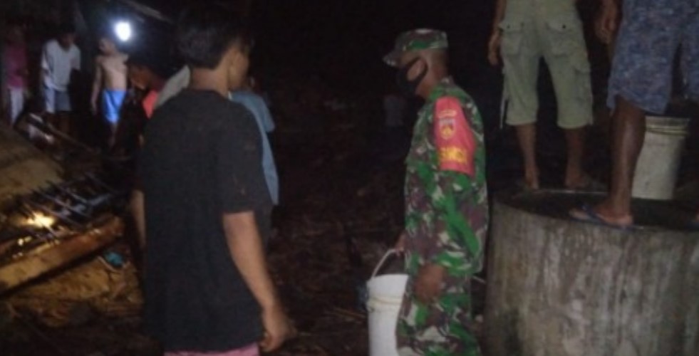 Polsek Randublatung yang sebelumya sudah diberitahu ikut bersinergi dengan warga