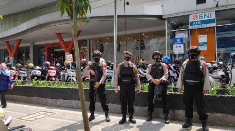 PENGAMANAN DI LUWES
