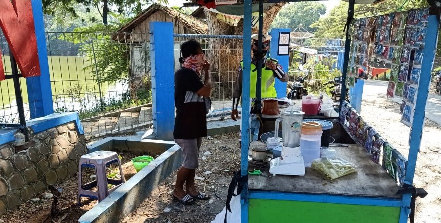 Pedagang di Kawasan Waduk Tempuran