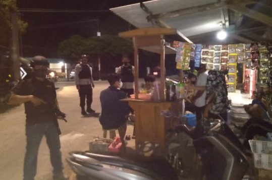 Polsek Banjarejo Polres Blora gencar melakukan patroli protokol kesehatan, untuk memutus mata rantai penyebaran Covid-19 di wilayah Kecamatan Banjarejo Kabupaten Blora