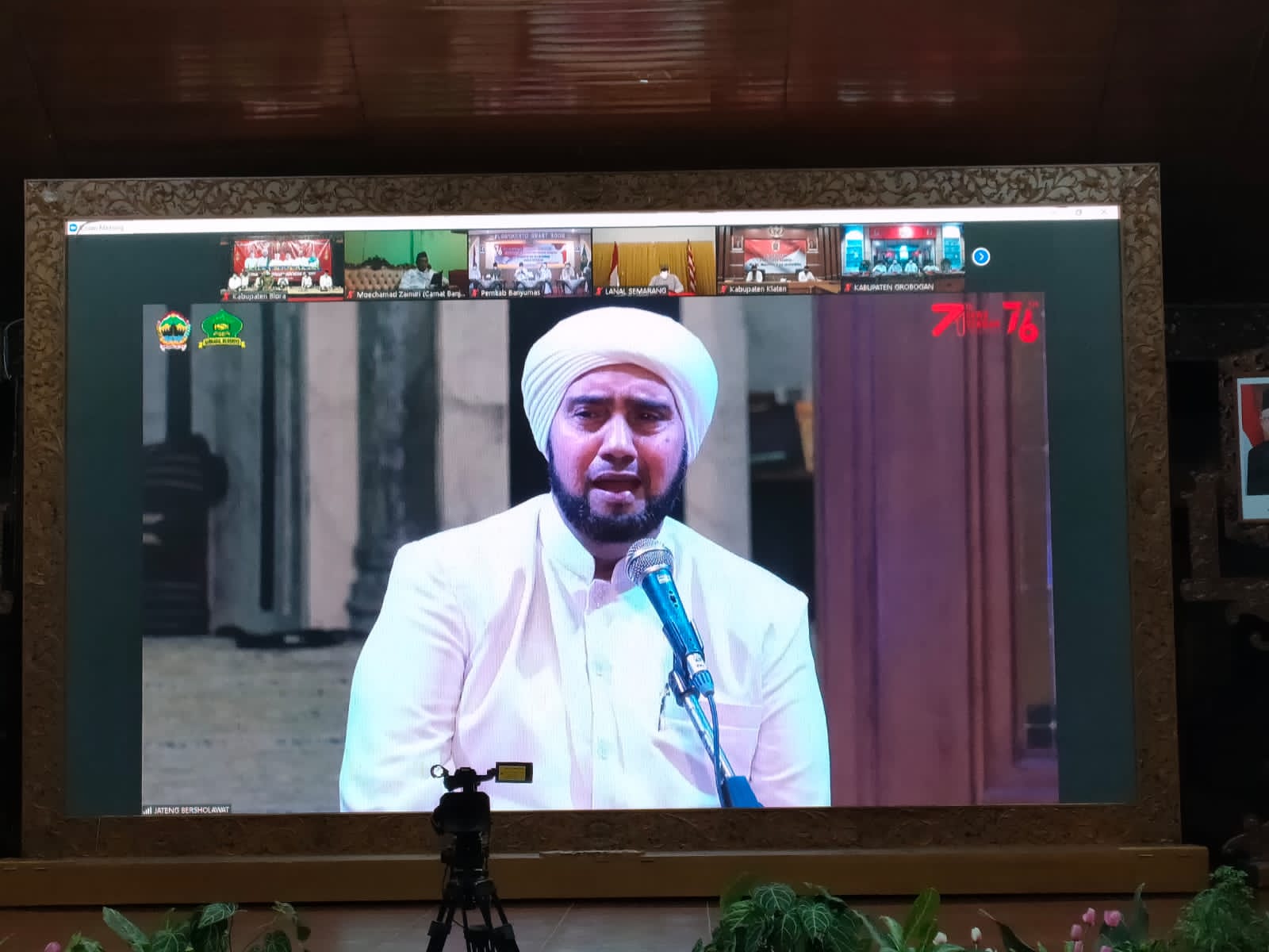 Jateng Bersholawat Bersama Habib Syeh.