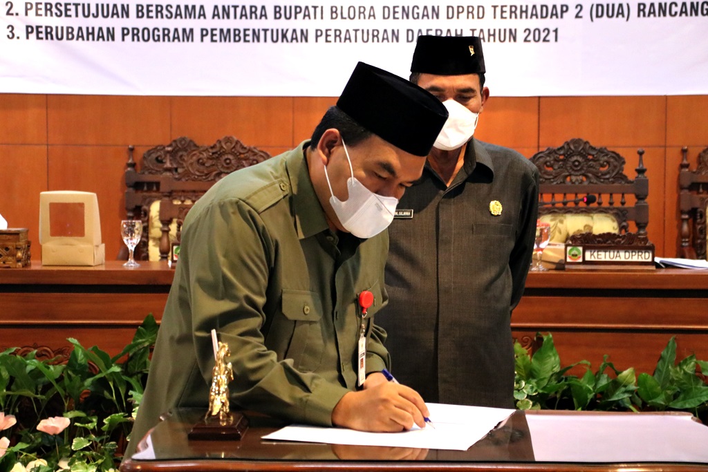 Bupati Dan DPRD Tandatangani Nota Kesepakatan KUA-PPAS RAPBD TA 2022, pada Senin (15/11/2021).