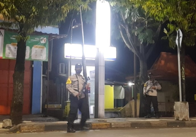 Patroli BLP Polsek Jati Polres Blora juga menyasar di sejumlah objek vital, kawasan pertokoan, kantor perbankan, gerai ATM hingga ke pemukiman warga wilayah setempat, Selasa (18/1/2022).
