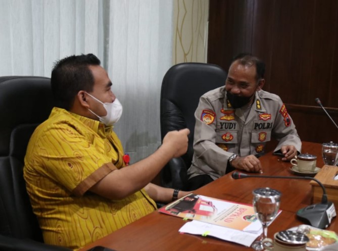 Bupati H. Arief Rohman, S.IP, M.Si, saat koordinasi percepatan tahapan pembangunan RS Bhayangkara bersama Kabag Renprogar Biro Perencanaan Polda Jateng, AKBP Yudi Priyono, S.H, SSTMK, M.H, Kamis (3/2/2022).