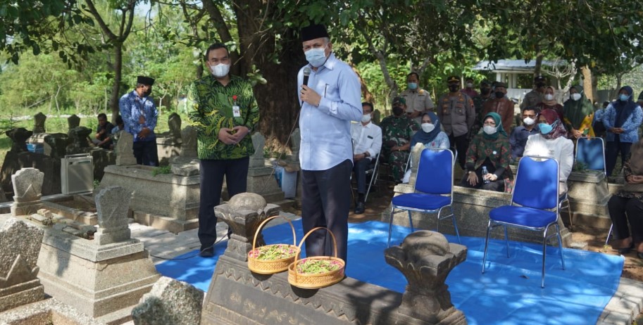 ZIARAH POCUT MEURAH INTAN di BLORA, GUBERNUR ACEH SIAP BANTU PEMUGARAN MAKAM