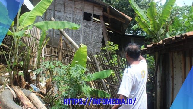 Sejumlah rumah warga di bantaran Sungai Lusi, dukuh Sasak, kelurahan Buluroto, kecamatan Banjarejo, kabupaten Blora, Jawa Tengah terancam hanyut ke Sungai Lusi.
