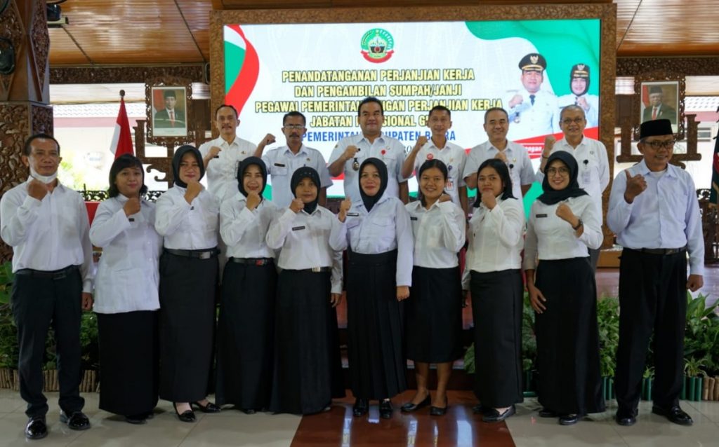 753 guru yang dilantik dan resmi diangkat menjadi PPPK Kabupaten Blora di di Pendopo Rumah Dinas Bupati, Rabu (20/4/2022).