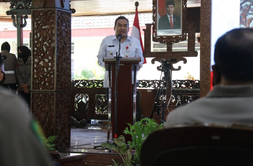 Bupati H. Arief Rohman, S.IP., M.Si, saat memberikan sambutan, di Pendopo Rumdin Bupati, pada hari Rabu (30/3/2022).