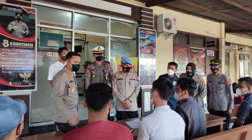 Sidak Kapolres Blora tersebut untuk memastikan pelayanan publik di lingkungan Polres Blora berjalan sesuai prosedur dan aturan yang ada, pada Kamis (07/4).
