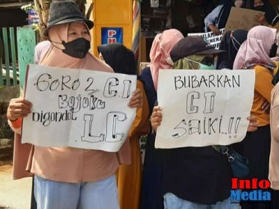 Emak-emak di Todanan Blora saat demonstrasi, pada Kamis (29/9).