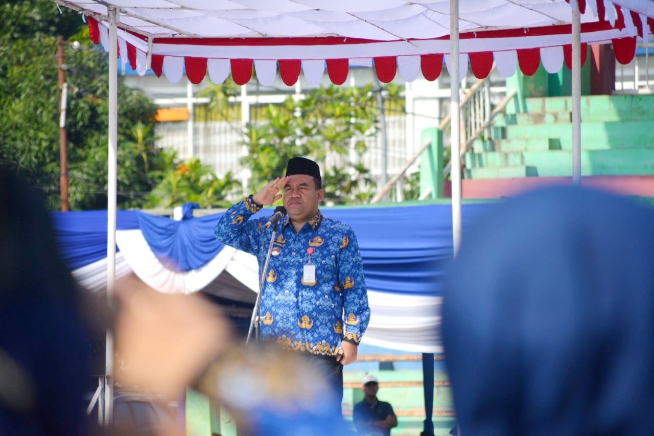 Bupati Arief Rohman saat menjadi Inspektur Upacara peringatan Hut KORPRI ke 51 tingkat Kabupaten Blora, Selasa (29/11) di Lapangan Kridosono.