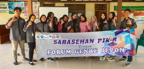 Tim Penggerak PKK, Forum GenRe Jepon, PIK-R, Bidan Desa, saat sarasehan di Balai Desa Suko, Minggu (15/1).