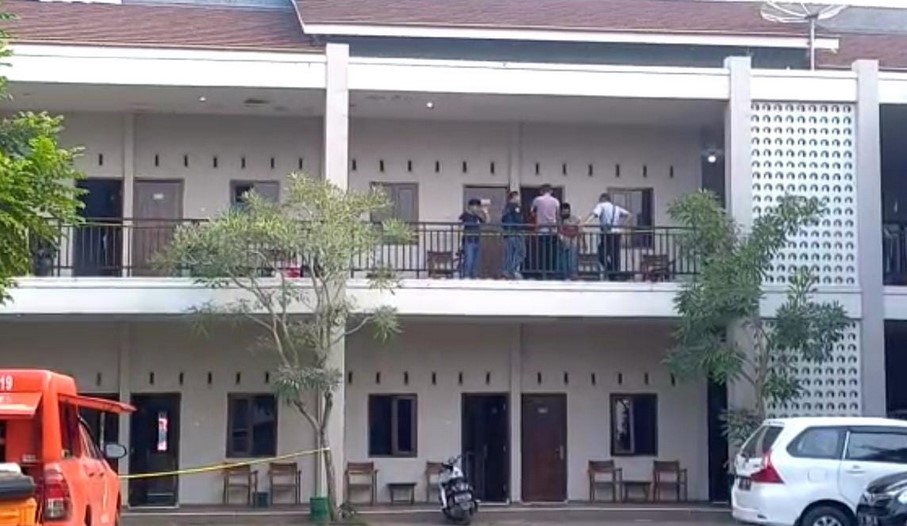 TEWAS DI KAMAR HOTEL