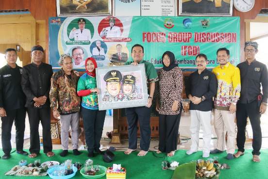Dua tahun memimpin, Bupati Blora H. Arief Rohman dan Wakil Bupati Blora Tri Yuli Setyowati berhasil membangun jalan 156 Km.