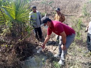 Petugas kepolisian saat olah TKP di objek wisata Geologi Oro-Oro Kesongo, dukuh Pekuwonlor Desa Gabusan, Kecamatan Jati Kabupaten Blora, pada Rabu (12/4/2023).
