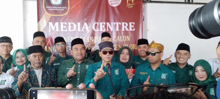 PKB Blora usai mendaftarkan 45 bacaleg di KPU Blora, Sabtu (13/5).