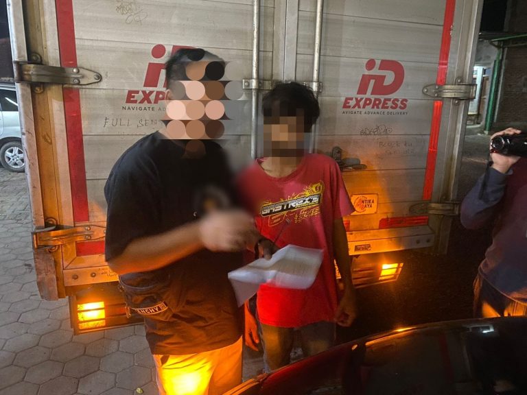 Bea Cukai Gagalkan Peredaran Rokok Ilegal dari Gudang Jasa Ekspedisi