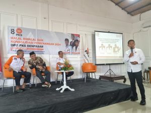 Acara juga diisi dengan dialog intertaktif, yang menampilkan tiga orang pembicara. 