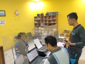 Pelaku pengedar sabu (TS) beserta barang bukti kini di amankan di Mapolres Polres Blora.