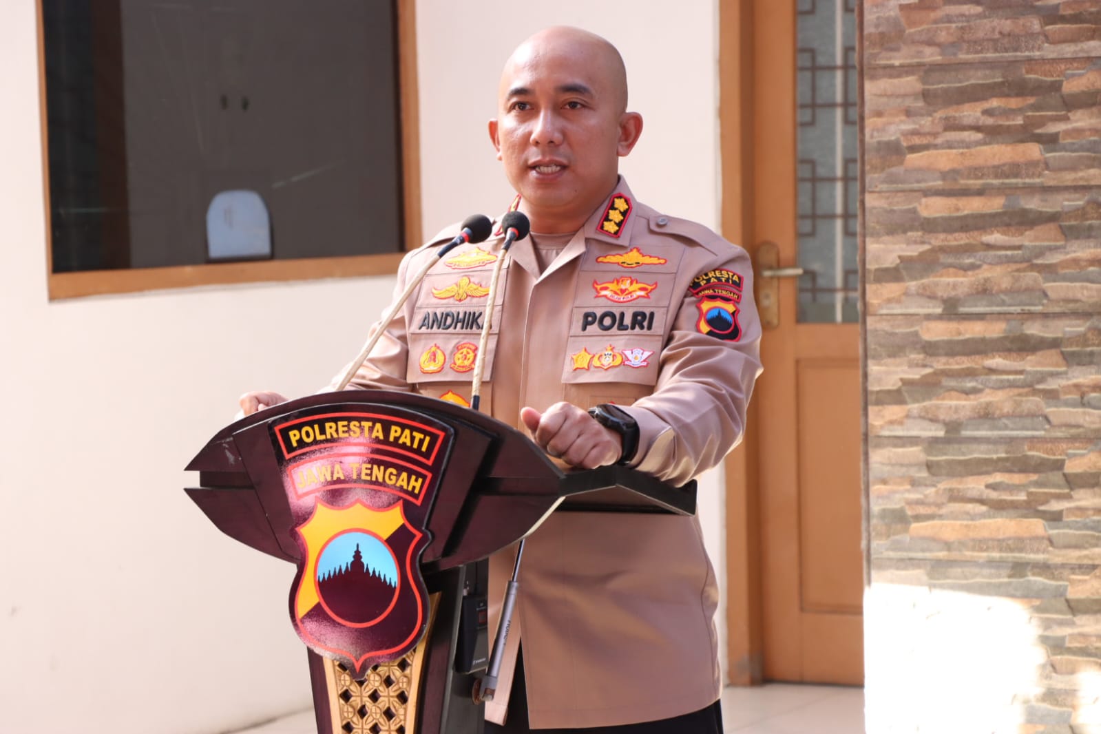 Kapolresta Pati, Kombes Pol Andhika Bayu Adhittama saat menggelar bhakti sosial dan penurunan stunting, Jumat (28/7/2023).