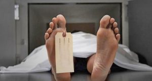 Ilustrasi : Seorang kakek di Mojokerto, Jawa Timur ditemukan tewas membusuk di bekas ruko bahan bangunan, pada Senin (31/7/2023). (Foto : Timlo.Net).