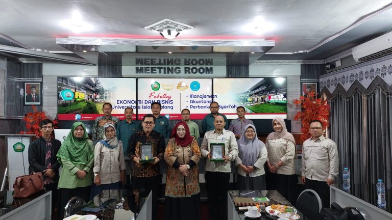 Dekan FEB Unwahas bersama jajaran saat kunker di FEB Universitas Islam Malang (Unisma), pada Senin (24/7).
