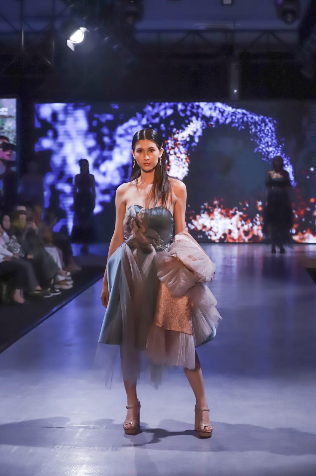 Nama-nama desainer besar kenamaan mewarnai even fashion ini di antaranya Samuel Wattimena, perancang busana yang sering bersentuhan dengan para pengusaha UMKM.