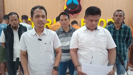 Satreskrim Polres Blora berhasil mengamankan 20 orang pria, terbukti melakukan pembalakan liar / ilegal logging, Rabu (2/8/2023).