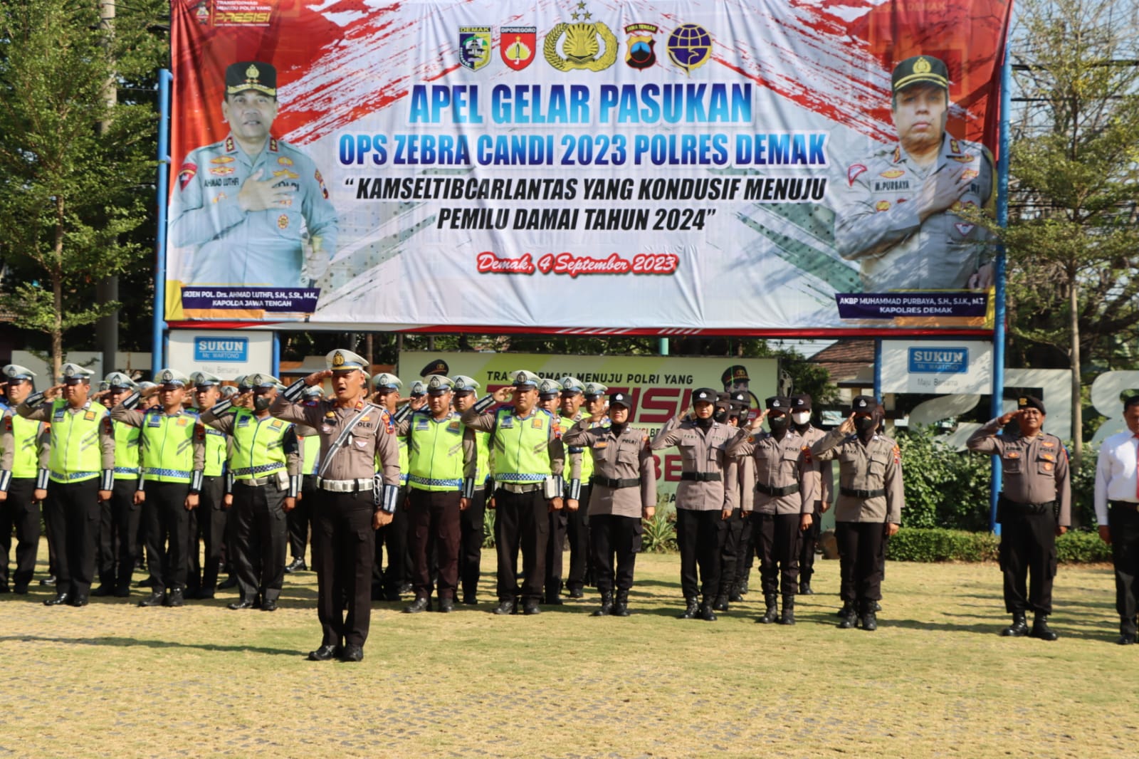 Apel Gelar Pasukan Operasi Zebra Candi 2023 di lapangan Wicaksana Leghawa Polres Demak.