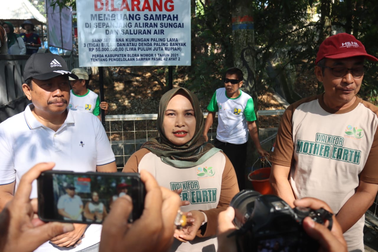 Aksi bersama konservasi sumber daya air di Kali Grojokan, Blora Kota, Jumat (15/9/2023).