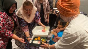 Wali Kota Semarang, Hevearita Gunaryanti Rahayu saat memberikan bantuan PMB kepada anak stunting dan ibu hamil, Selasa (16/1/2024).