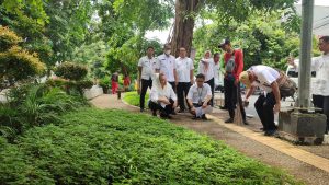 Walikota Semarang saat sidak taman perkotaan.