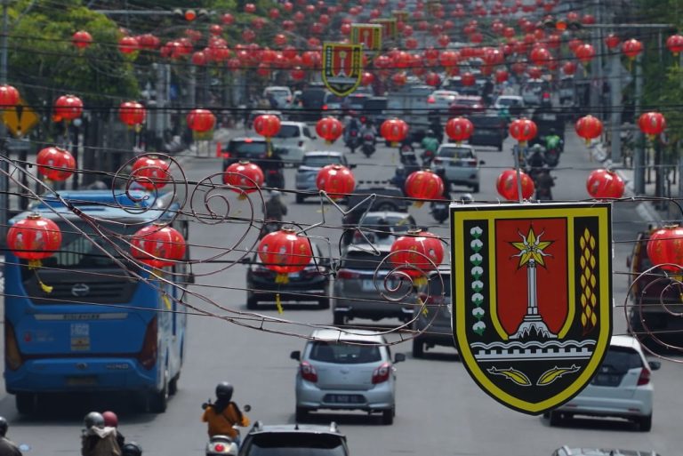Kawasan Pecinan Semarang sambut perayaan Tahun Baru Imlek 2575 Kongzili, Selasa (6/2/2024).