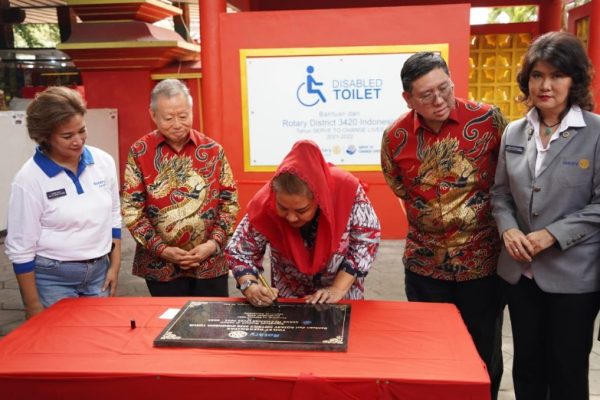 Wali Kota Semarang, Hevearita Gunaryanti Rahayu saat meresmikan ramah disabilitas di Sam Poo Komg, Semarang, Kamis (22/2/2024).