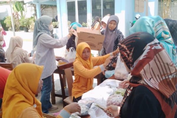 Suasana bazar sembako murah di Perumda Air Minum Tirta Amerta Blora, Sabtu (30/3/2024).