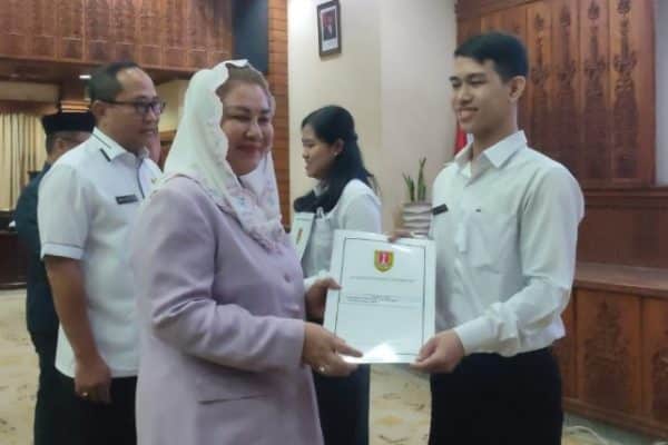 Wali Kota Semarang, Hevearita Gunaryanti Rahayu melantik Pegawai Pemerintah dengan Perjanjian Kerja (PPPK) di lingkungan Pemerintah Kota Semarang di Ruang Lokakrida, Rabu (27/3/2024).