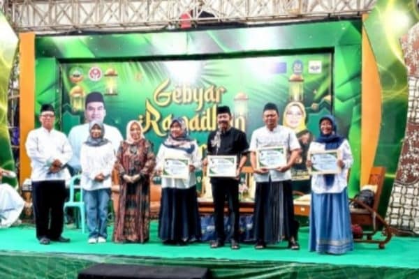 Kadinkes Kab. Blora Edi Widayat saat Talk Show Gebyar Ramadan 1445 H di Alun-Alun Blora, Senin (1/4/2024).