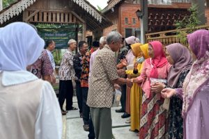Harmonisasi warga RT 08/01 Kelurahan Mlangsen, Kecamatan/Kabupaten Blora saat Halal Bihalal, Syawalan 1445 Hijriyah, Sabtu (27/4).