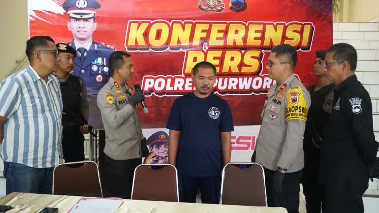 Lagi Asyik Judi Togel, Seorang Pria Purworejo Diringkus di Pos Kamling