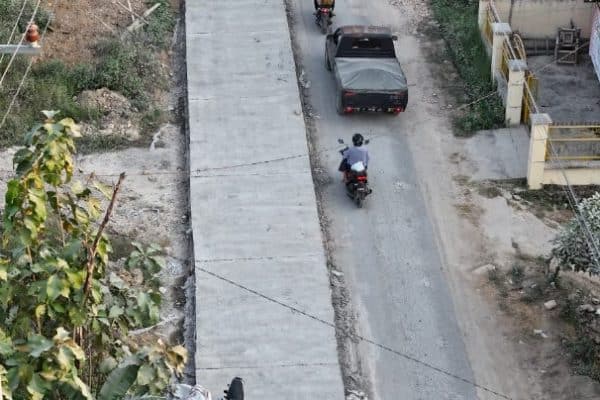 saat ini jalan Kabupaten ruas Jepon - Bogorejo - batas Tuban arah Jatirogo (Jawa Timur), tengah dibangun dengan konstruksi rigid beton dengan anggaran Rp 6,48 Miliar.