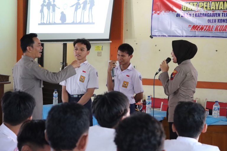 Polres Demak menggelar Psikoedukasi Anti-bullying bagi pelajar di SMP N 1 Karangawen.