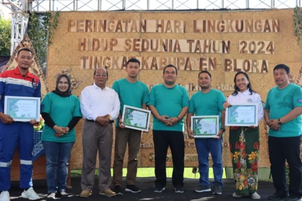 Ribuan pohon yang ditanam secara kolaborasi dari BUMN/BUMD, dunia usaha, masyarakat maupun kelompok masyarakat, akademisi, generasi muda serta pers, dan Pemkab Blora itu dilakukan di sepanjang 3,5 Km para ruas jalan Sumber - Temulus.