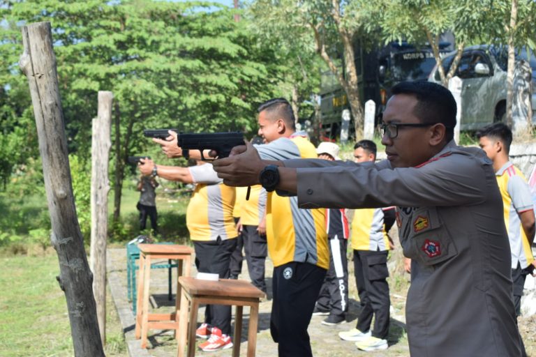 Jelang Pilkada 2024, Polres Demak Gelar Latihan Menembak