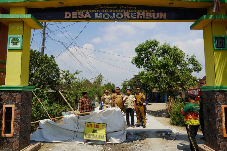 dibangunnya ruas jalan Mojorembun Kecamatan  - Gondel, Kecamatan Kedungtuban.
