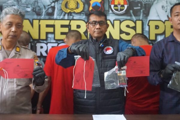 Kasat Reserse Narkoba Polres Purbalingga AKP Ihwan Ma'ruf dalam konferensi pers mengatakan pihaknya berhasil mengungkap kasus penyalahgunaan narkotika jenis sabu. Pengungkapan dilakukan pada Kamis (9/1/2025) di wilayah Kecamatan Bobotsari, Kabupaten Purbalingga.