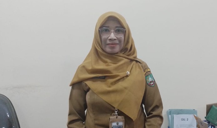 Kepala Bidang Perdagangan Dindagkop UKM Kabupaten Blora, Siti Mas’amah saat ditemui di ruang kerjanya.