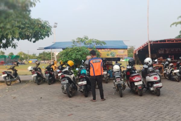 Pemerintah Kabupaten Blora menargetkan penerimaan retribusi dari sektor parkir bahu jalan pada tahun anggaran 2025 sebesar Rp1,2 miliar.