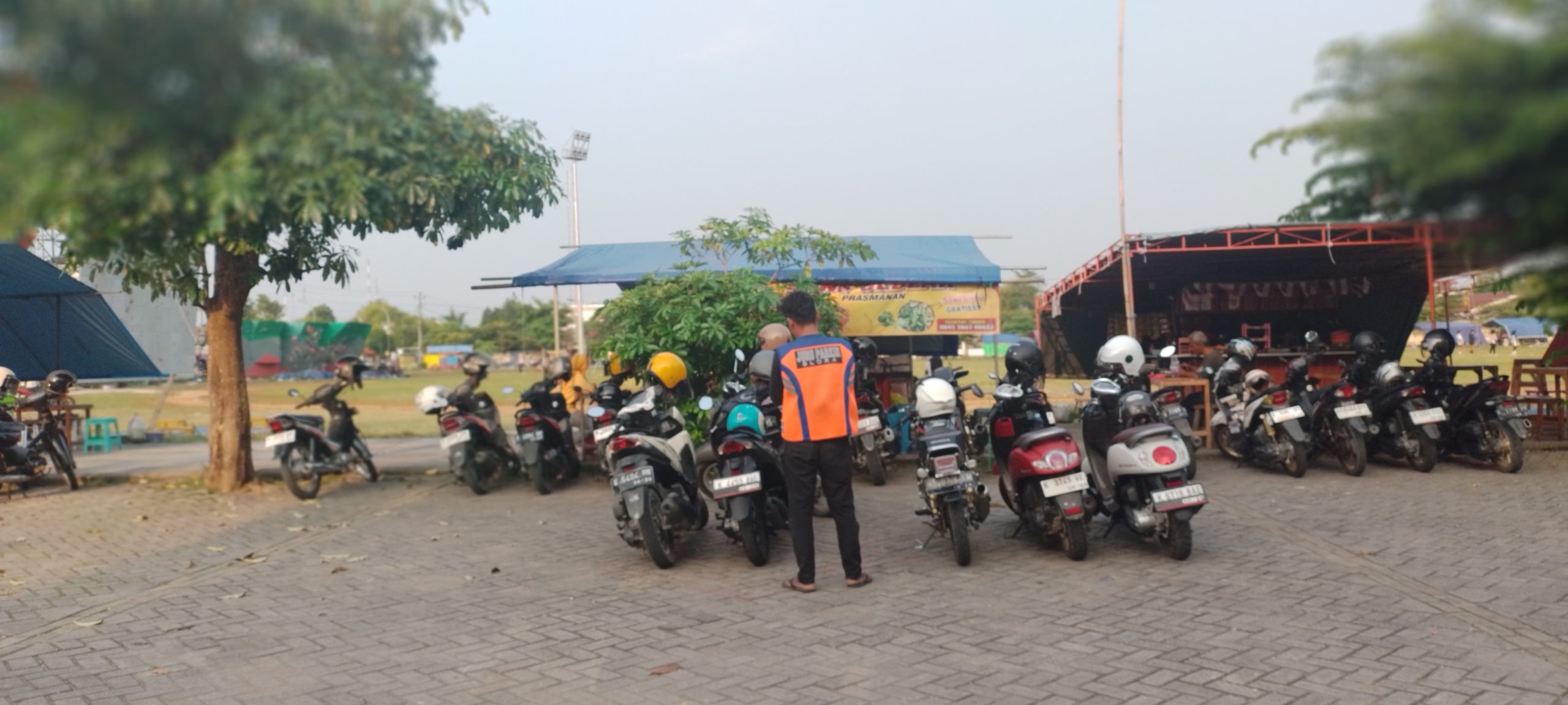 Pemerintah Kabupaten Blora menargetkan penerimaan retribusi dari sektor parkir bahu jalan pada tahun anggaran 2025 sebesar Rp1,2 miliar.