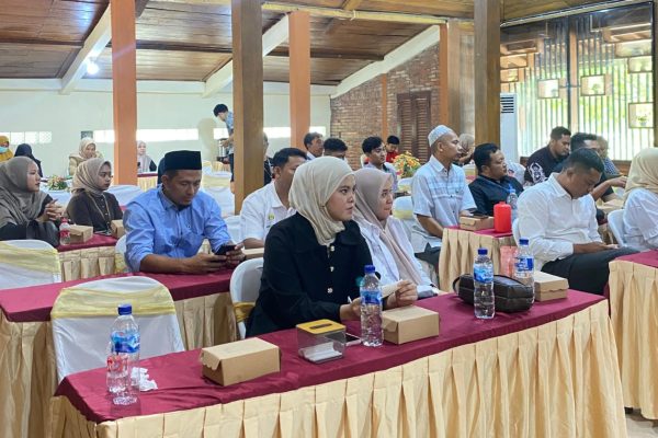 Kamar Dagang dan Industri (Kadin) Indonesia Kabupaten Blora menggelar seminar bertajuk “Memaksimalkan Artificial Intelligence (AI) untuk Scale Up Diri dan Bisnis” sebagai bagian dari program pemberdayaan Usaha Mikro, Kecil, dan Menengah (UMKM).